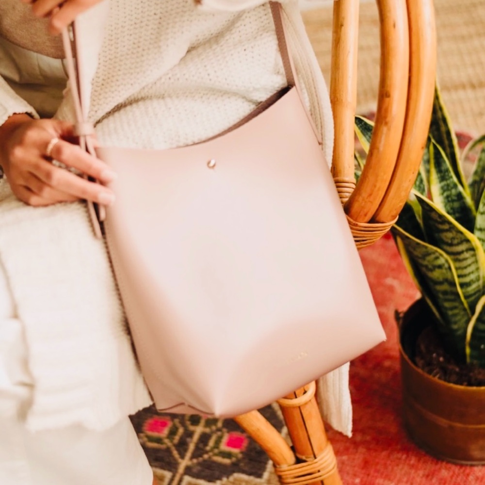 Preowned Samara Vegan Small Cross Body Bag in Bluff - Elegant Pink Shoulder Bag